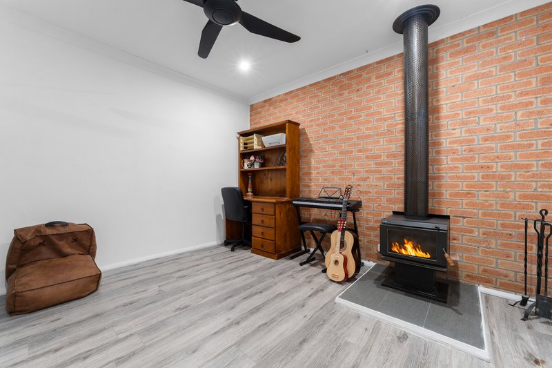 Photo - 2 Sanctuary Crescent, Rowville VIC 3178 - Image 11