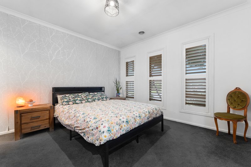 Photo - 2 Sanctuary Crescent, Rowville VIC 3178 - Image 12
