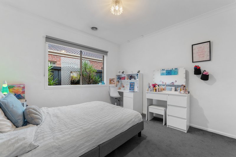 Photo - 2 Sanctuary Crescent, Rowville VIC 3178 - Image 14