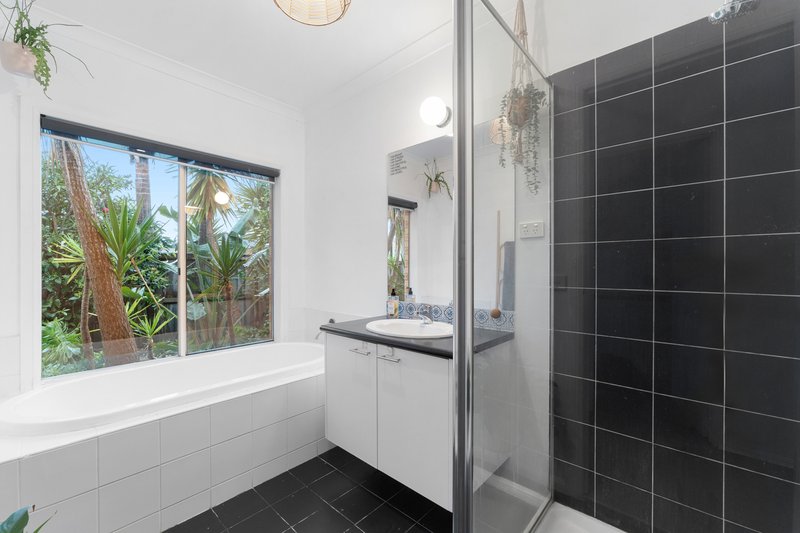 Photo - 2 Sanctuary Crescent, Rowville VIC 3178 - Image 15
