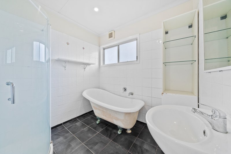 Photo - 2 Sandalwood Street, Crestmead QLD 4132 - Image 8