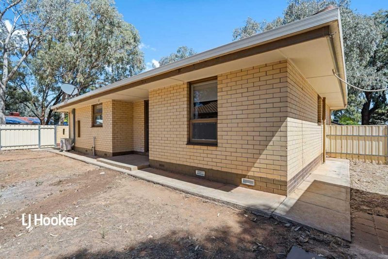 Photo - 2 Sandown Avenue, Paralowie SA 5108 - Image 13