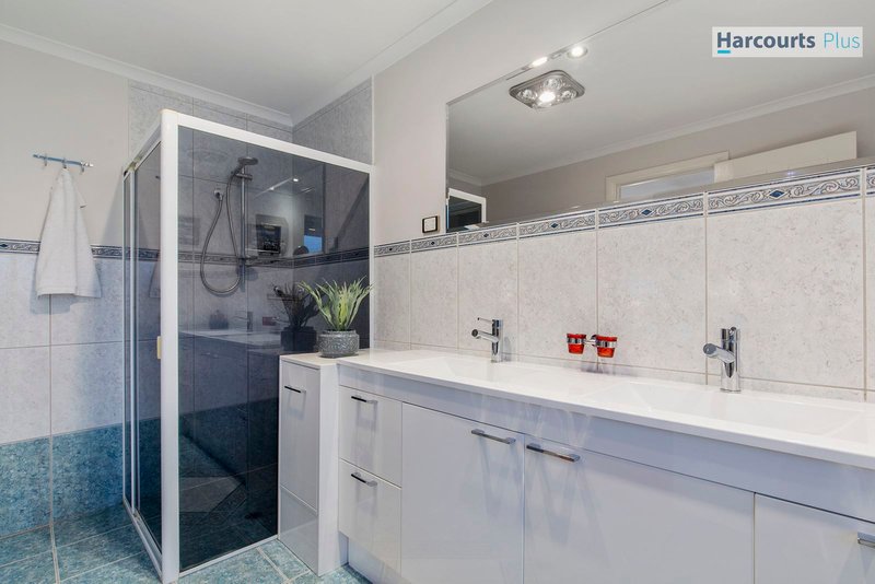 Photo - 2 Sandpiper Terrace, Hallett Cove SA 5158 - Image 15