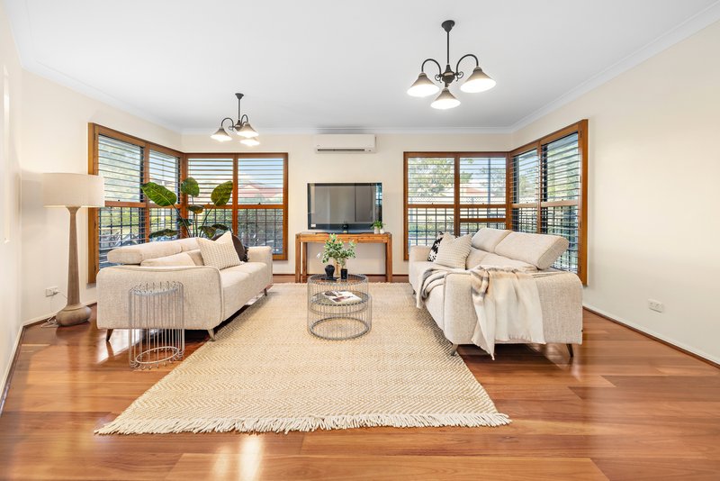 Photo - 2 Sandwell Close, Wishart QLD 4122 - Image 4