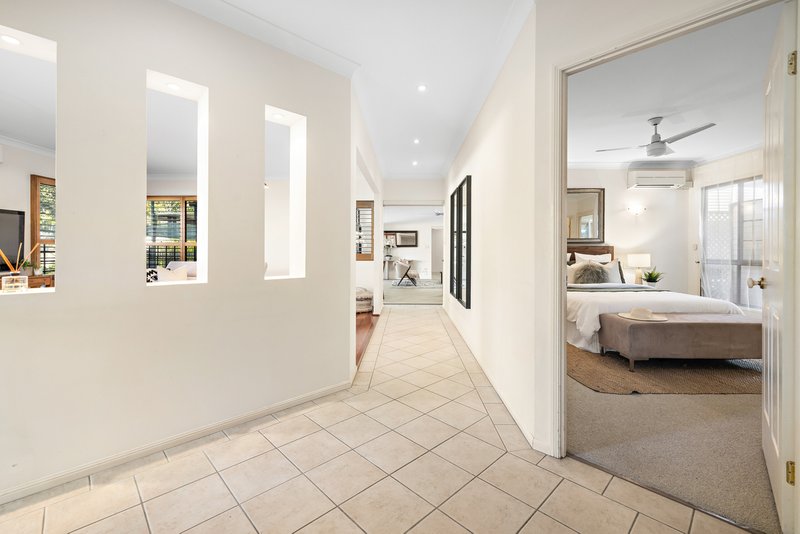 Photo - 2 Sandwell Close, Wishart QLD 4122 - Image 7