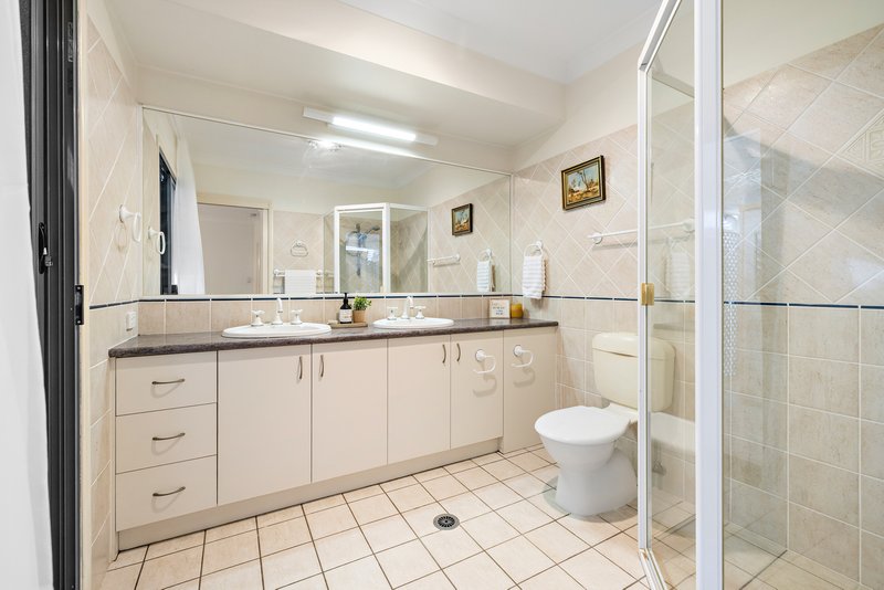 Photo - 2 Sandwell Close, Wishart QLD 4122 - Image 9