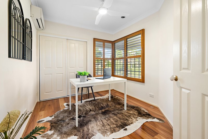 Photo - 2 Sandwell Close, Wishart QLD 4122 - Image 11
