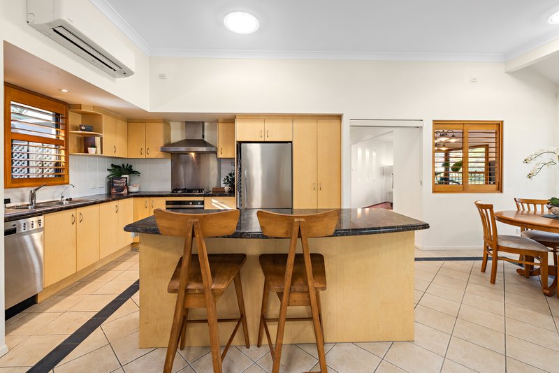 Photo - 2 Sandwell Close, Wishart QLD 4122 - Image 17