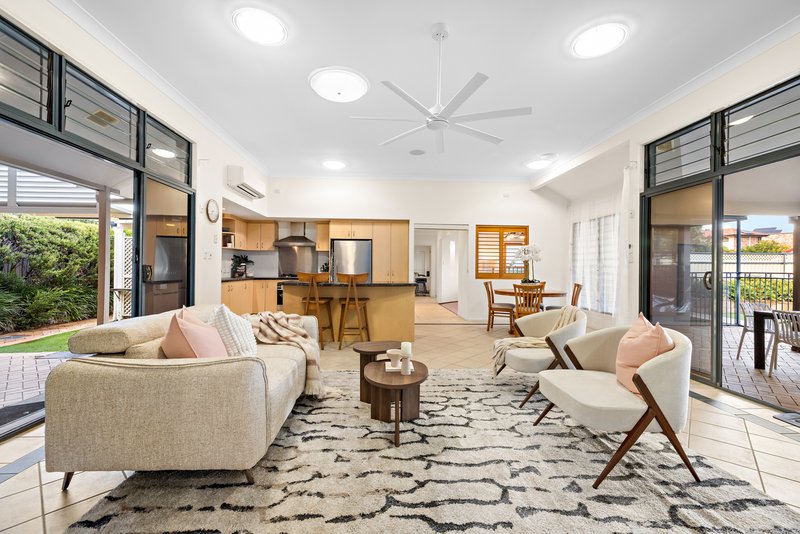 Photo - 2 Sandwell Close, Wishart QLD 4122 - Image 19
