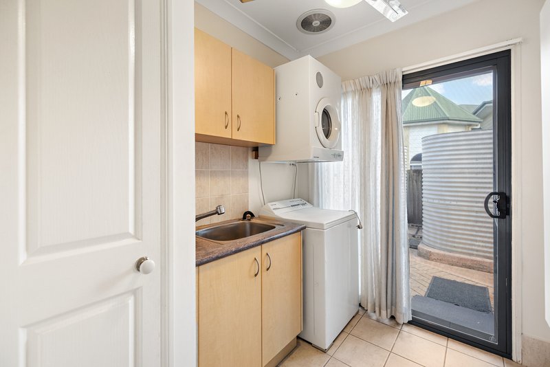 Photo - 2 Sandwell Close, Wishart QLD 4122 - Image 24