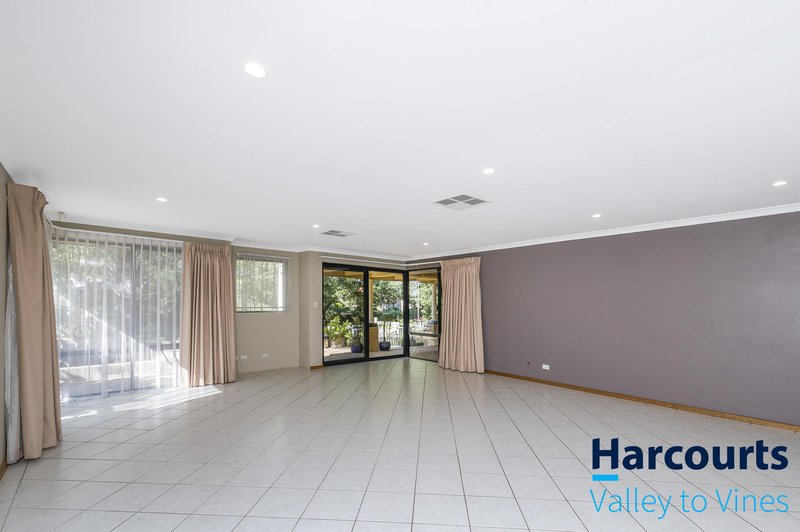 Photo - 2 Santorini Turn, Ellenbrook WA 6069 - Image 12