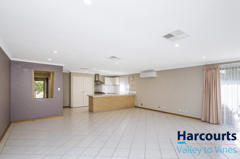 Photo - 2 Santorini Turn, Ellenbrook WA 6069 - Image 13