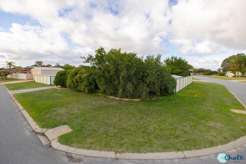 Photo - 2 Sark Place, Warnbro WA 6169 - Image 4