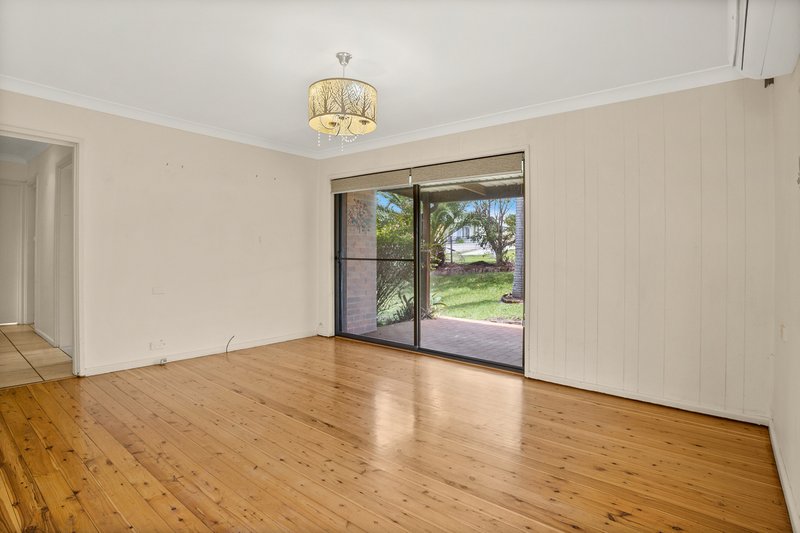 Photo - 2 Scarf Avenue, Mount Warrigal NSW 2528 - Image 3