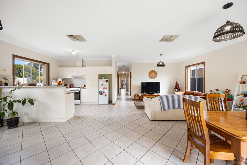 Photo - 2 Schirripa Court, Salisbury Downs SA 5108 - Image 4