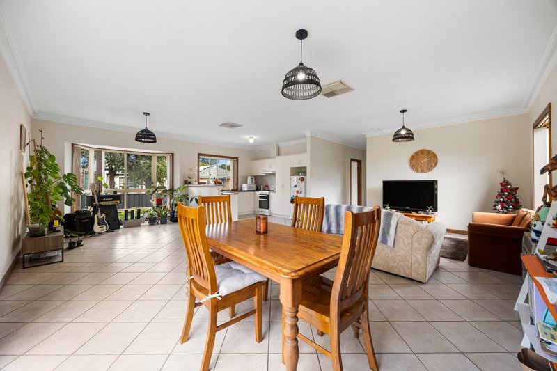 Photo - 2 Schirripa Court, Salisbury Downs SA 5108 - Image 7