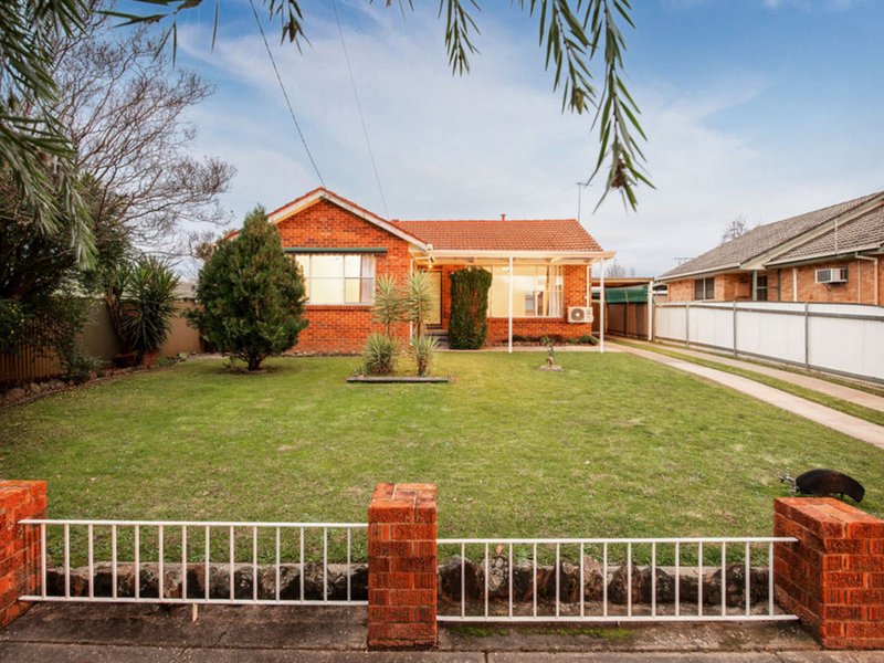 Photo - 2 Schlink Street, Wodonga VIC 3690 - Image 2