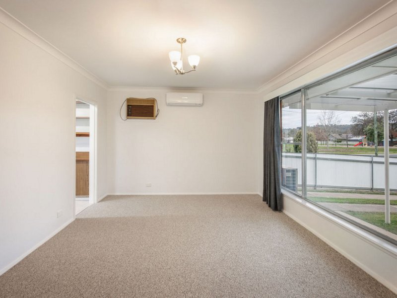 Photo - 2 Schlink Street, Wodonga VIC 3690 - Image 10