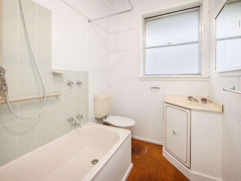 Photo - 2 Schlink Street, Wodonga VIC 3690 - Image 11