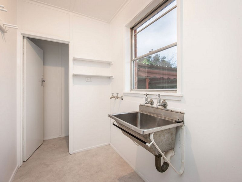 Photo - 2 Schlink Street, Wodonga VIC 3690 - Image 12