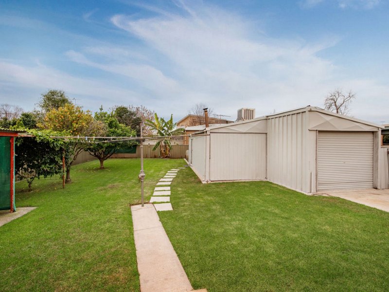 Photo - 2 Schlink Street, Wodonga VIC 3690 - Image 15