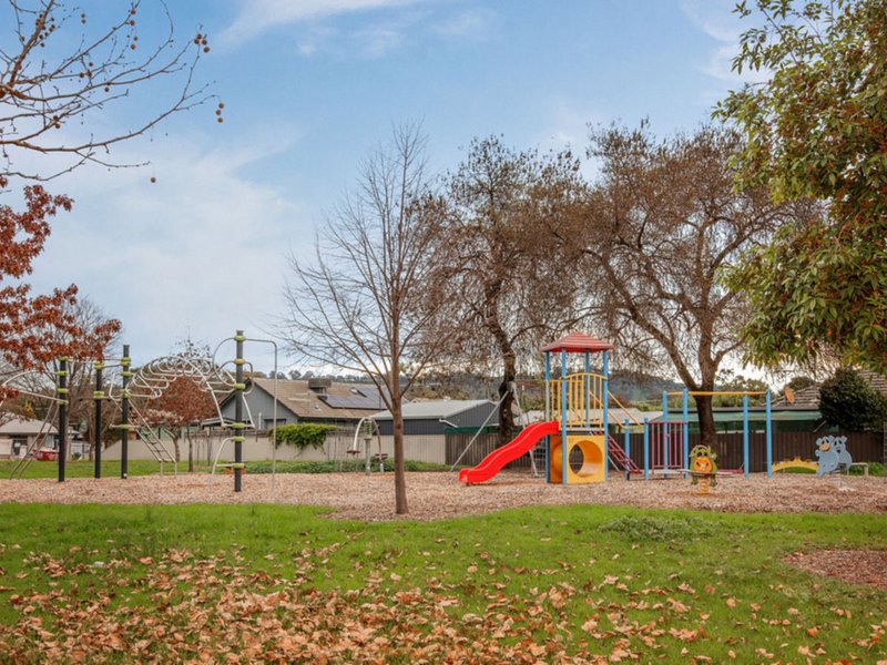 Photo - 2 Schlink Street, Wodonga VIC 3690 - Image 16