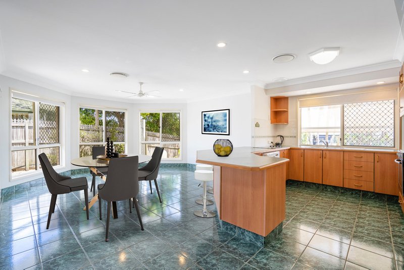 Photo - 2 Schooner Court, Banksia Beach QLD 4507 - Image 3