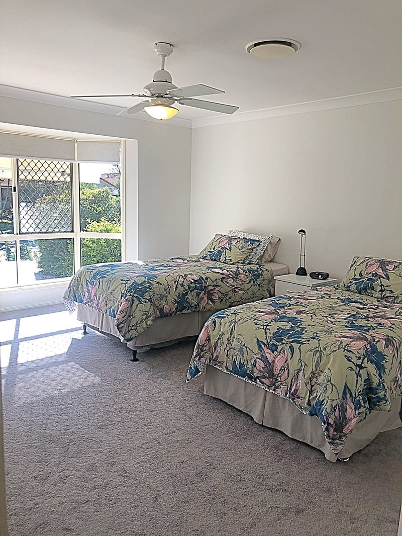 Photo - 2 Schooner Court, Banksia Beach QLD 4507 - Image 6