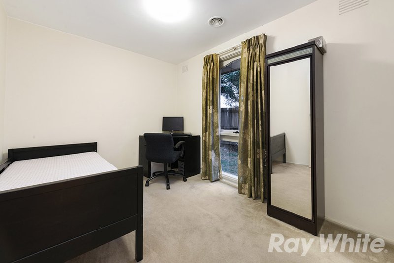 Photo - 2 Scotsburn Close, Mulgrave VIC 3170 - Image 7