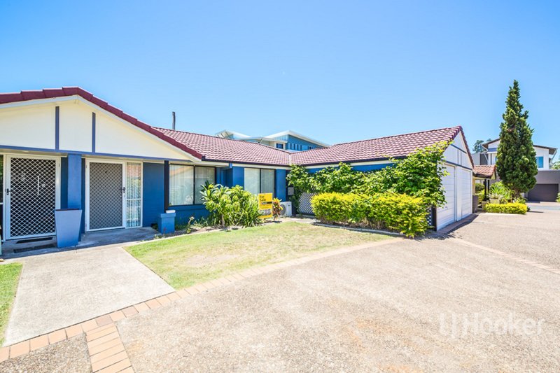 Photo - 2 Seabreeze Court, Spinnaker Drive, Sandstone Point QLD 4511 - Image 1