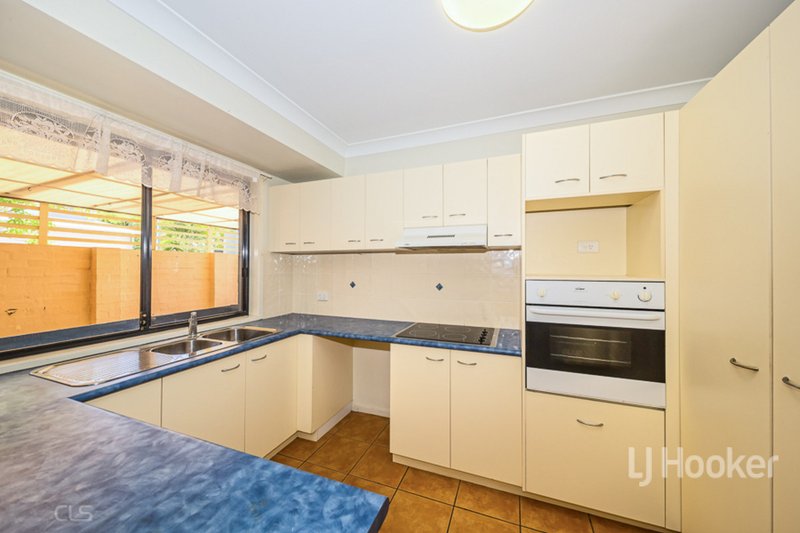 Photo - 2 Seabreeze Court, Spinnaker Drive, Sandstone Point QLD 4511 - Image 4