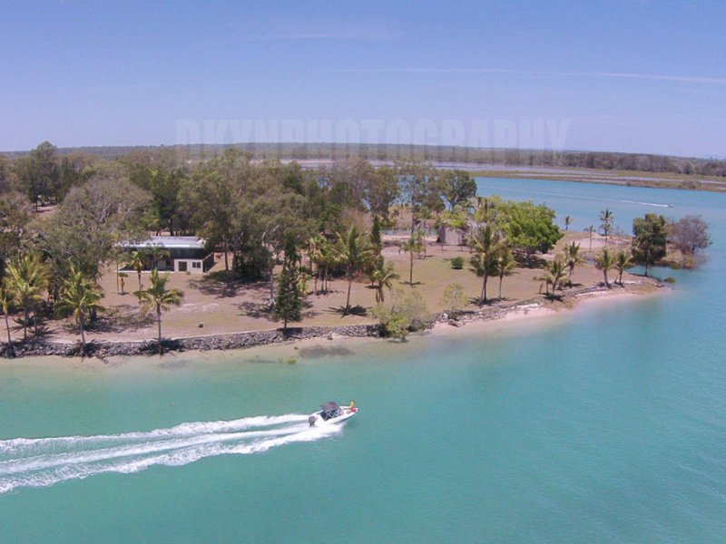 Photo - 2 Seashore Way, Toogoom QLD 4655 - Image 23