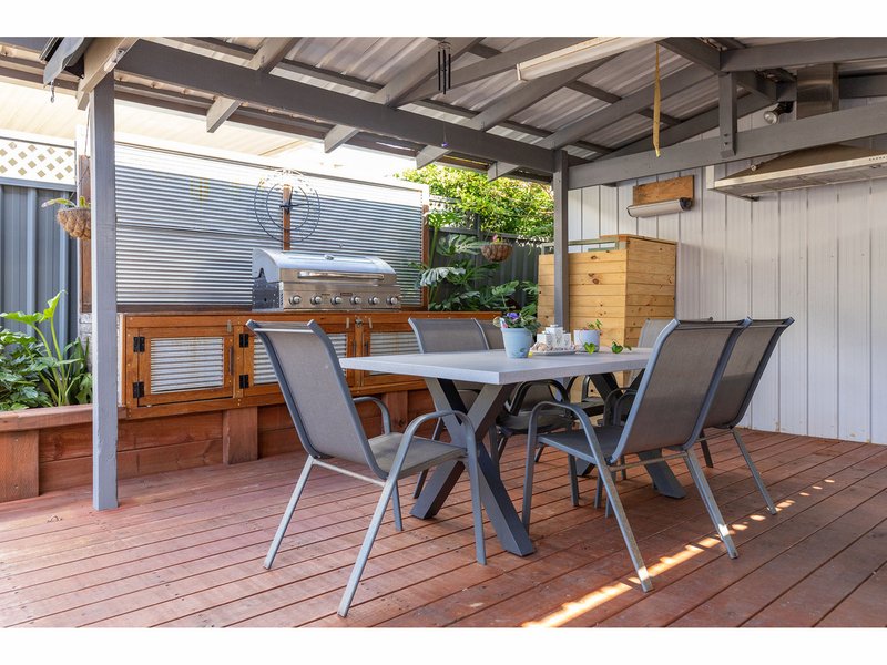 Photo - 2 Seaview Street, Diamond Beach NSW 2430 - Image 10