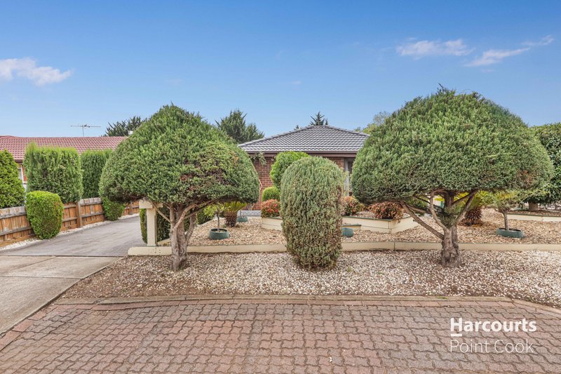 Photo - 2 Seine Close, Werribee VIC 3030 - Image 1