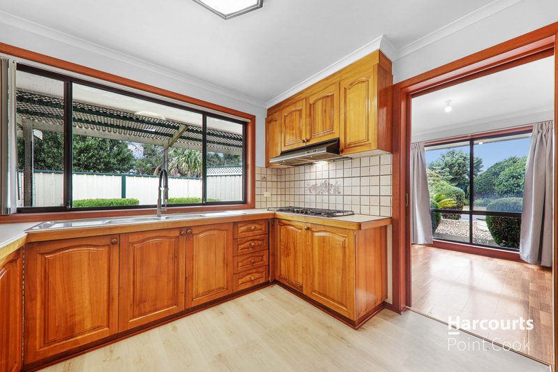 Photo - 2 Seine Close, Werribee VIC 3030 - Image 11