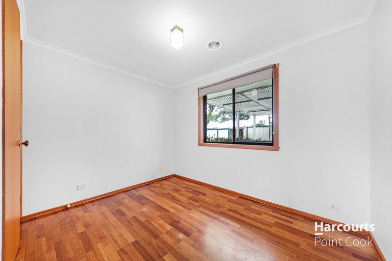 Photo - 2 Seine Close, Werribee VIC 3030 - Image 17