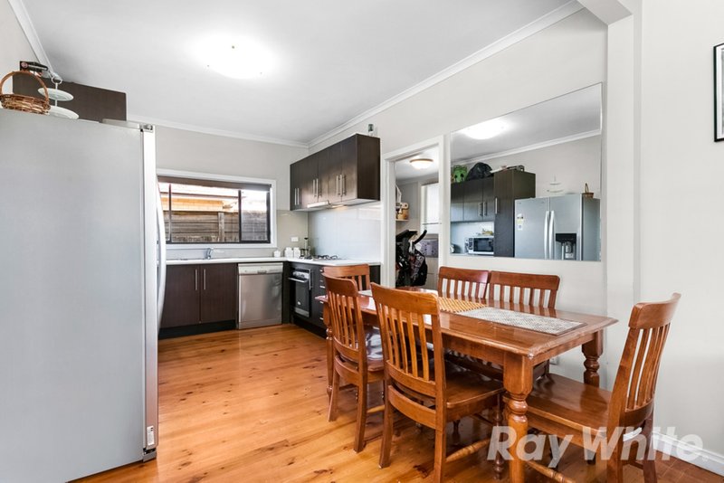 Photo - 2 Selola Court, Fawkner VIC 3060 - Image 3