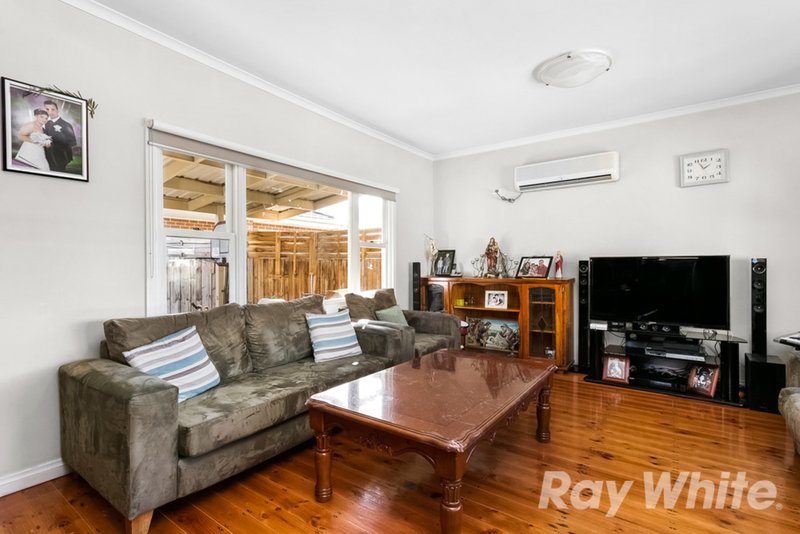 Photo - 2 Selola Court, Fawkner VIC 3060 - Image 4