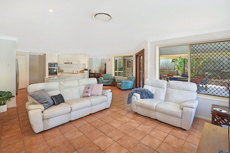 Photo - 2 Serenella Court, Buderim QLD 4556 - Image 3