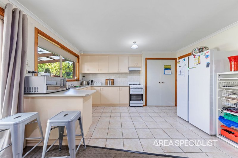 Photo - 2 Settlers Hill Rise, Pakenham VIC 3810 - Image 4