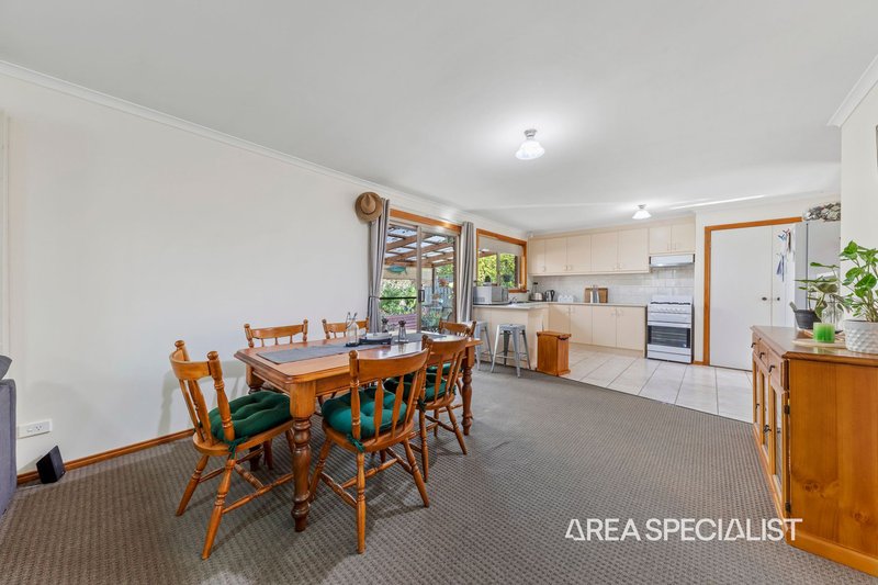 Photo - 2 Settlers Hill Rise, Pakenham VIC 3810 - Image 7