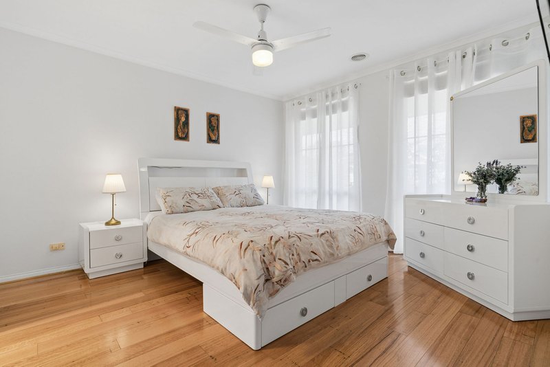 Photo - 2 Shannon Place, Langwarrin VIC 3910 - Image 7