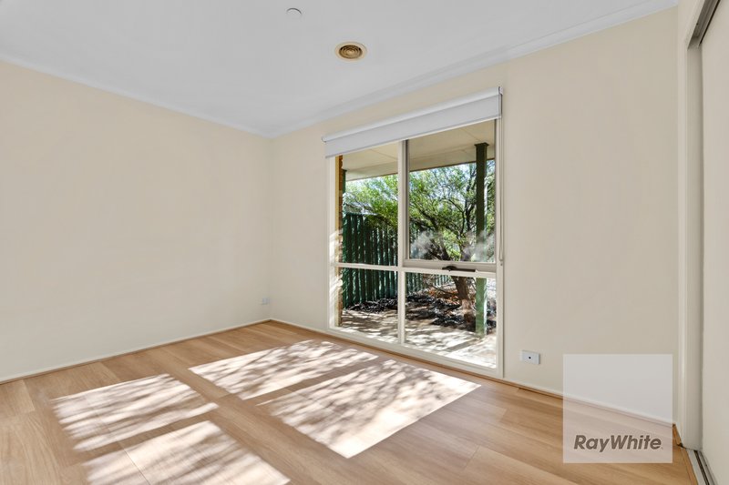 Photo - 2 Sheoak Court, Meadow Heights VIC 3048 - Image 9