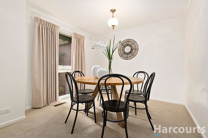 Photo - 2 Shield Court, Glen Waverley VIC 3150 - Image 5