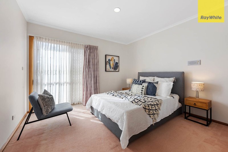 Photo - 2 Sibyl Close, Keilor Downs VIC 3038 - Image 12