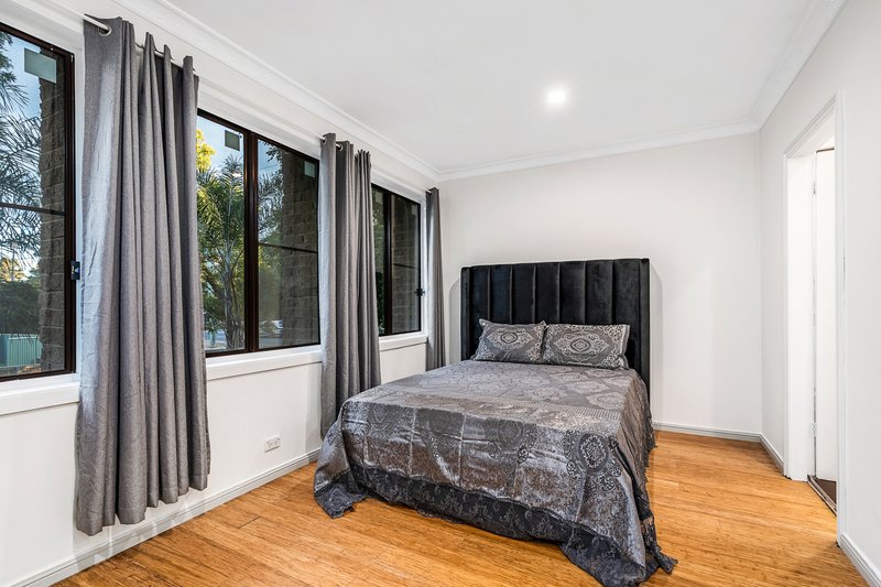 Photo - 2 Sierra Place, Baulkham Hills NSW 2153 - Image 5