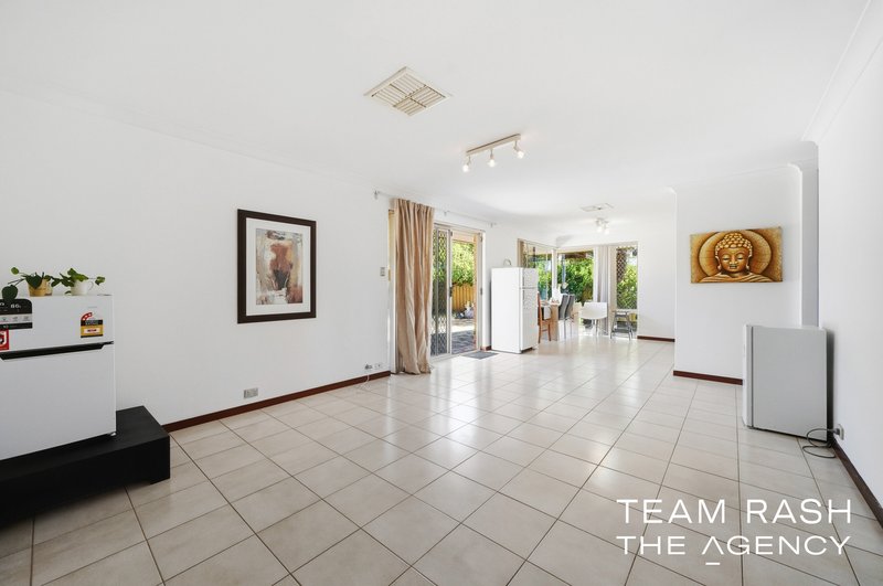 Photo - 2 Silkyoak Place, Morley WA 6062 - Image 5