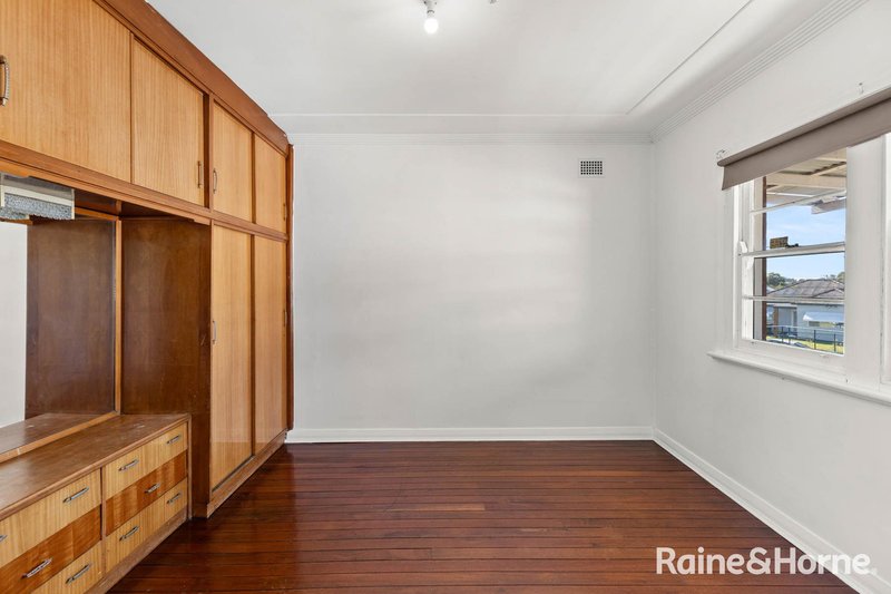 Photo - 2 Silsoe Street, Mayfield NSW 2304 - Image 2