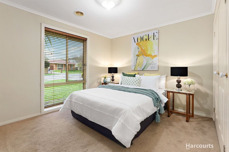 Photo - 2 Silvergum Drive, Pakenham VIC 3810 - Image 5