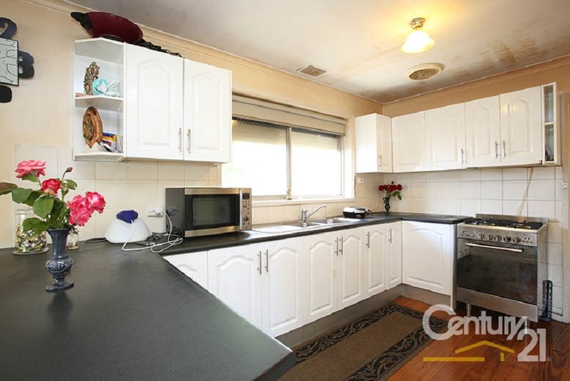 Photo - 2 Simon Avenue, Noble Park VIC 3174 - Image 3